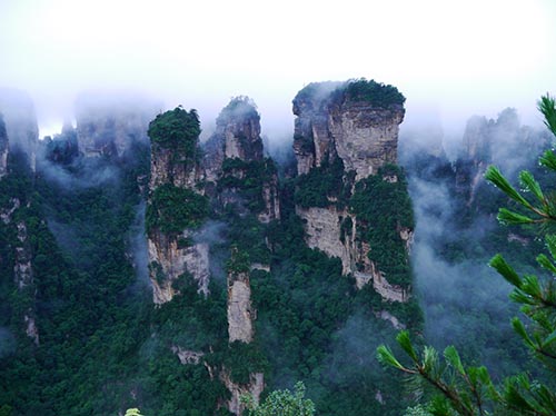 湖南旅游十大必去景区(湖南十大旅游景点排名)