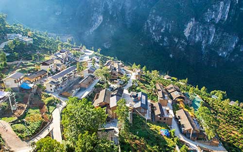 重庆巫山有座天坑中的村庄，与世隔绝堪称现实版桃花源